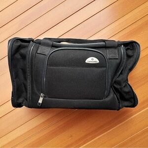 🧳 Samsonite Black Travel Duffel Bag | Carry On Gym Overnight Bag | Minor Flaw